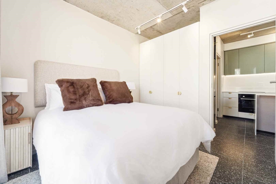 To Let 1 Bedroom Property for Rent in Sea Point Western Cape